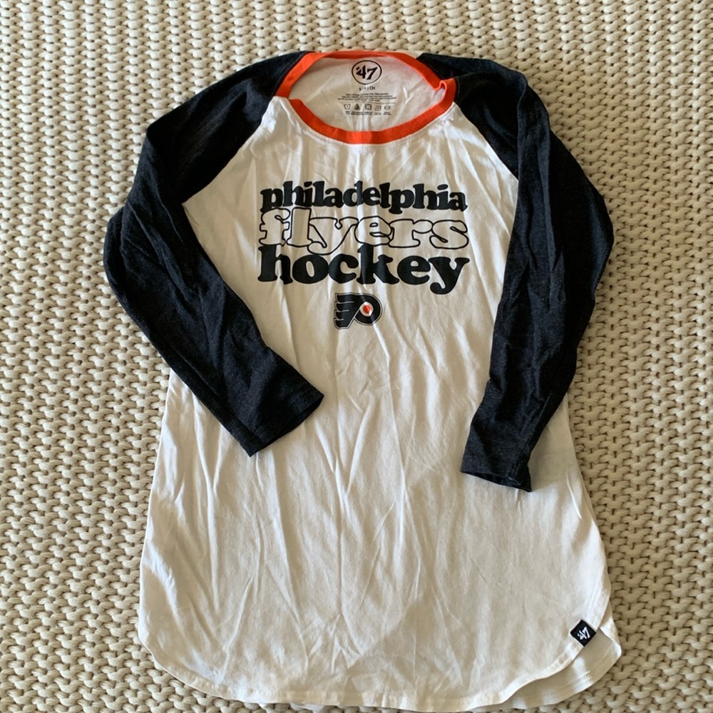 Women’s small NHL Philadelphia Flyers t shirt small